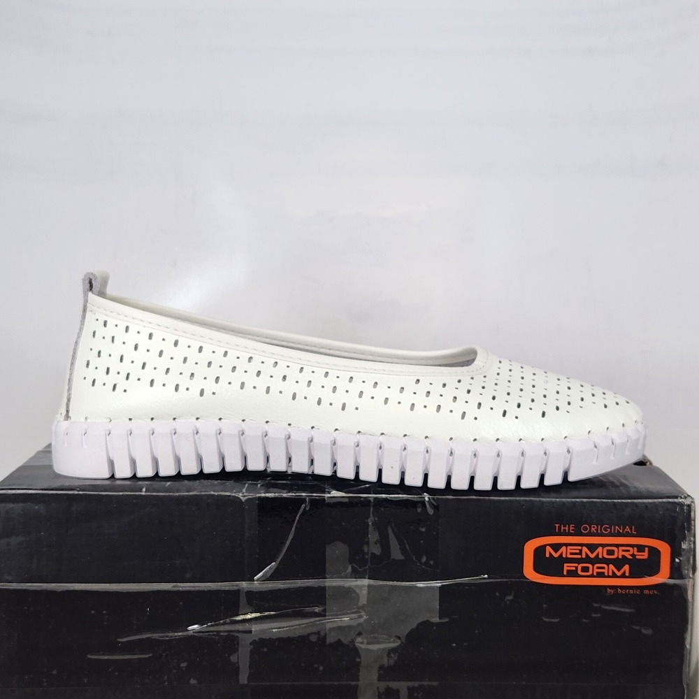 Bernie Mev Ballet Flat Women Size 10-10.5 White TW35 Perforated Memory Foam